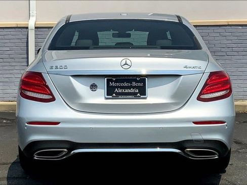 Used 2019 Mercedes-Benz E 300 4MATIC image 3