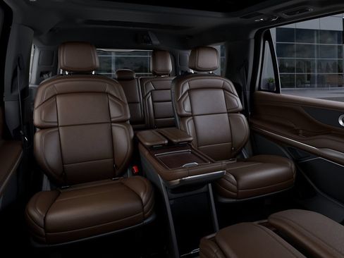 New 2027 Lincoln Navigator Reserve AWD/4WD image 11