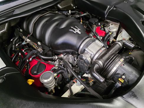 Used 2013 Maserati GranTurismo Sport image 34