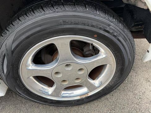 Used 2003 Ford Mustang Convertible RWD image 28