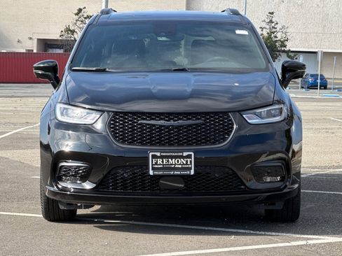 New 2026 Chrysler Pacifica Select image 8