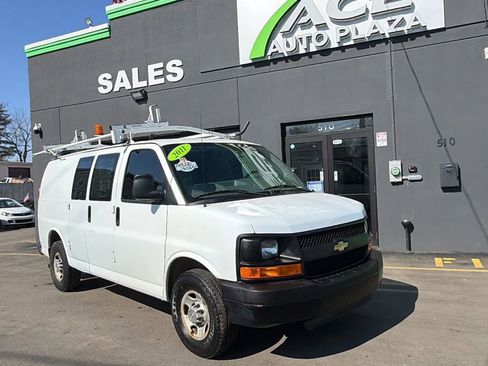 Used 2011 Chevrolet Express 2500 image 1
