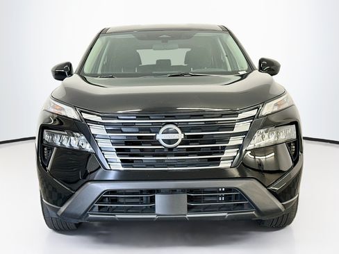 Used 2026 Nissan Rogue SV AWD/4WD image 2