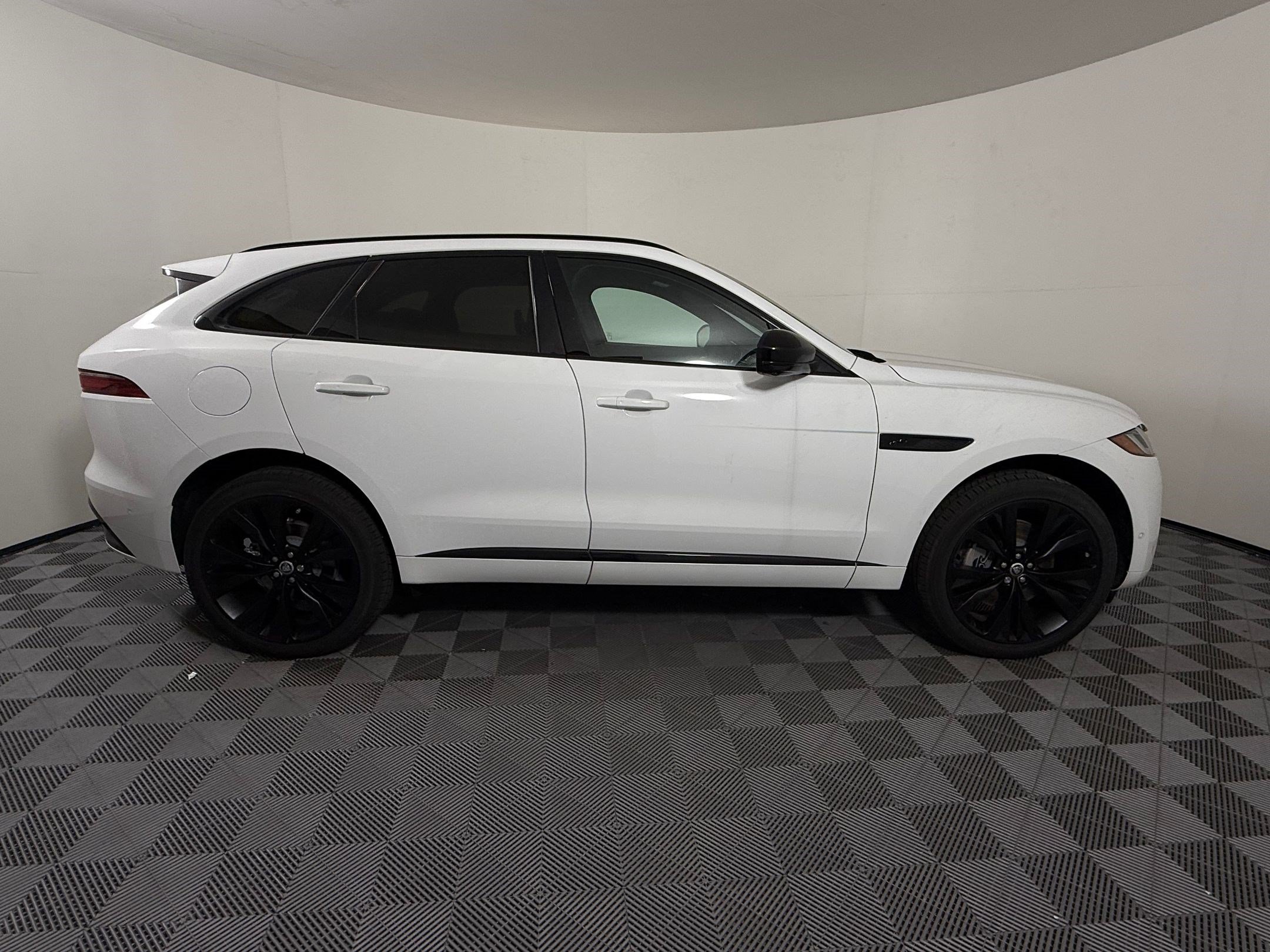 New 2026 Jaguar F-PACE R-Dynamic S AWD/4WD image 8