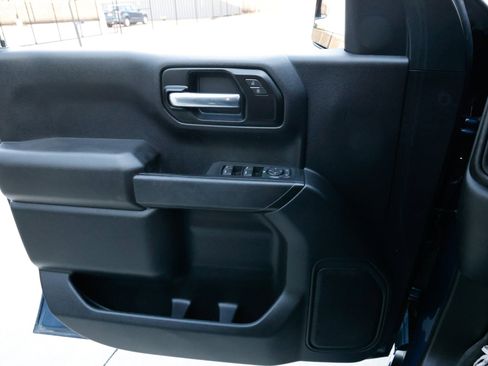 Used 2020 Chevrolet Silverado 1500 Custom w/ Custom Value Package image 40