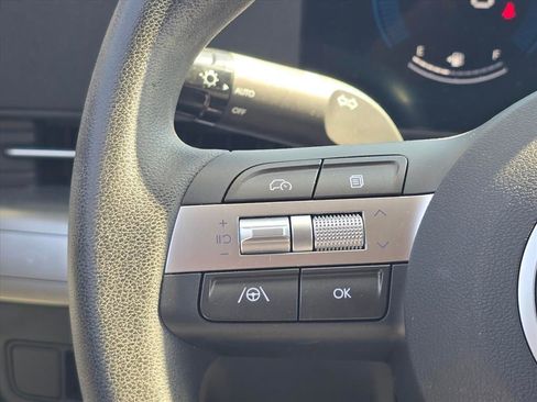 Used 2024 Hyundai Kona SE image 7