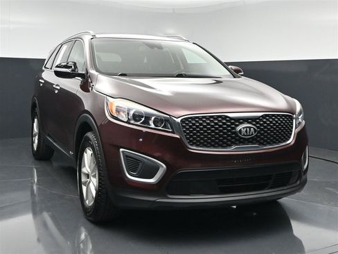 Used 2018 Kia Sorento AWD image 1