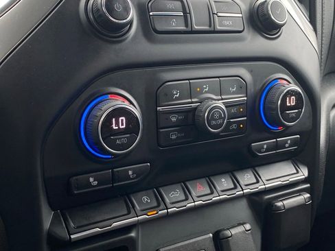 Used 2020 Chevrolet Silverado 1500 LT w/ Fleet Comfort Package image 16