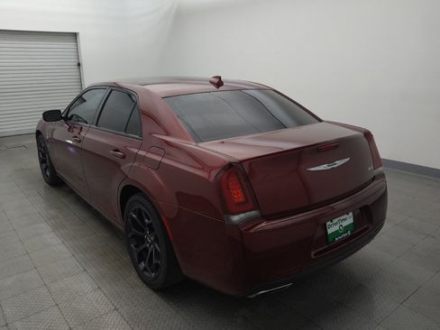 Used 2019 Chrysler 300 Touring w/ Sport Appearance Package image 5