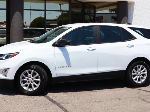 Used 2020 Chevrolet Equinox LS FWD image 4