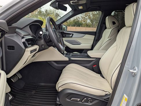 Used 2025 Acura MDX A-Spec image 10