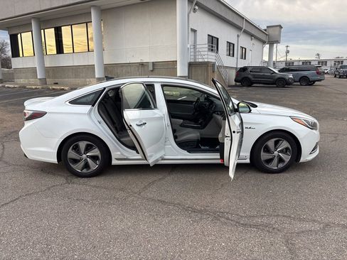 Used 2017 Hyundai Sonata Limited w/ Ultimate Package 02 image 8