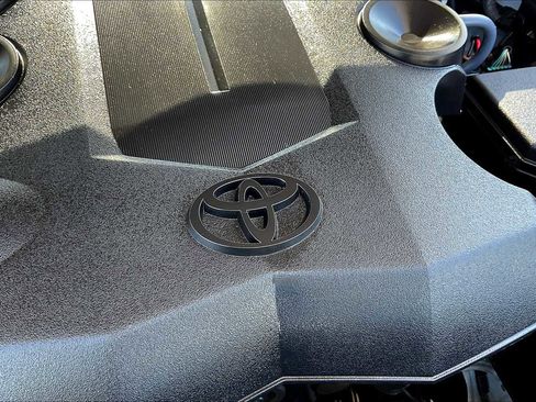 Used 2024 Toyota 4Runner SR5 image 30