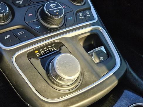 Used 2016 Chrysler 200 C w/ Navigation & Sound Group I FWD image 12