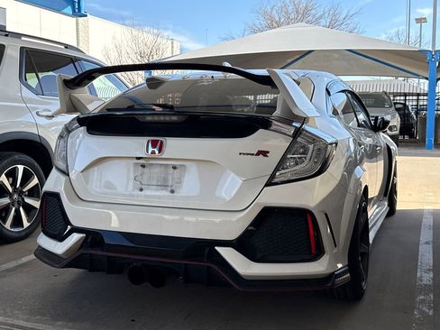 Used 2018 Honda Civic Type R image 8