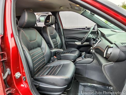 Used 2020 Nissan Kicks SR w/ SR Premium Package FWD image 29