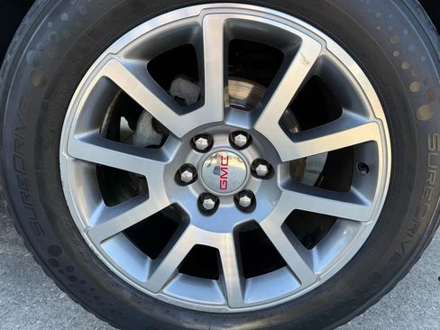 Used 2017 GMC Yukon Denali image 9