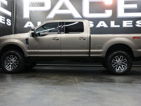 Used 2018 Ford F250 Lariat w/ Lariat Value Package image 13
