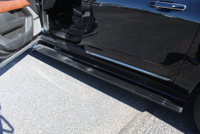 Used 2023 GMC Yukon XL Denali Ultimate w/ LPO, Floor Liner Package AWD/4WD image 12