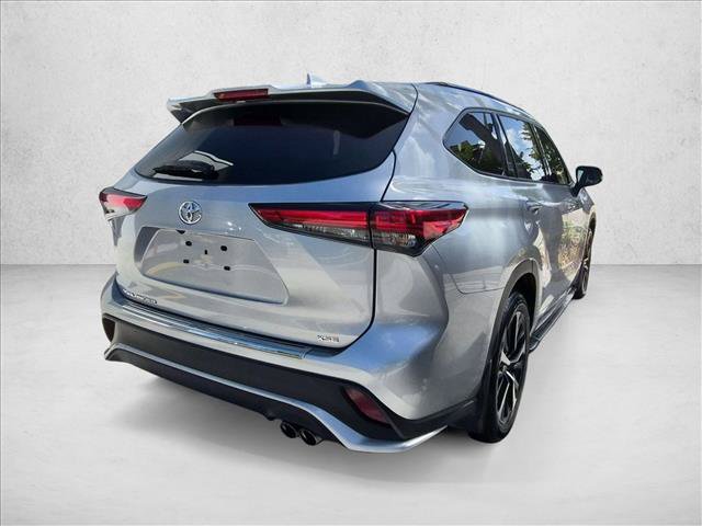 Used 2022 Toyota Highlander XSE FWD image 5