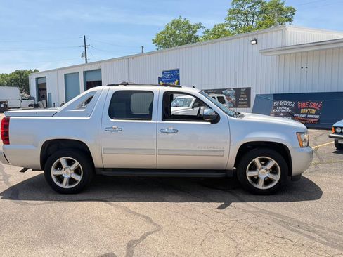 Used 2011 Chevrolet Avalanche LS w/ Regional Value Package RWD image 5