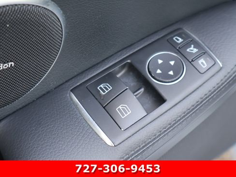 Used 2013 Mercedes-Benz SLK 350 image 17