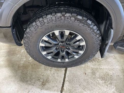 Used 2021 Nissan Titan PRO-4X w/ Pro-4x Convenience Package AWD/4WD image 10
