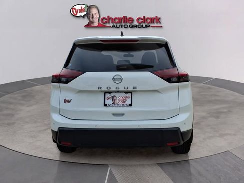 Used 2025 Nissan Rogue S FWD image 4