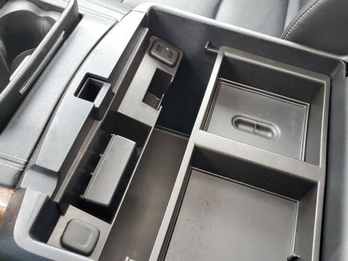 Used 2017 Chevrolet Tahoe Premier image 40