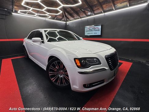 Used 2012 Chrysler 300 S RWD image 1