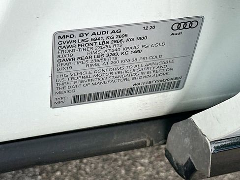 Used 2021 Audi Q5 e Prestige w/ Prestige Package image 40