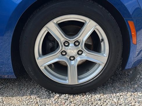 Used 2018 Chevrolet Camaro LT RWD image 33