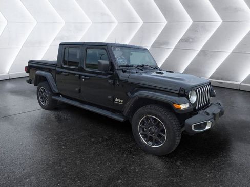 Used 2023 Jeep Gladiator Overland image 3