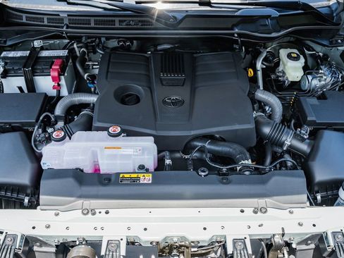 New 2026 Toyota Tundra SR5 AWD/4WD image 19