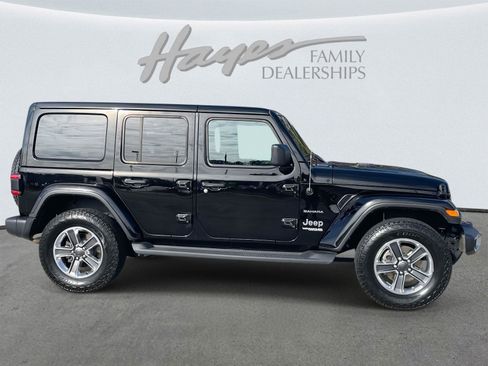 Used 2021 Jeep Wrangler Unlimited Sahara image 35