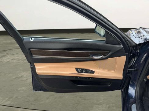 Used 2011 BMW 750i xDrive image 10