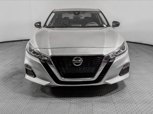 Used 2022 Nissan Altima 2.5 SR FWD image 12