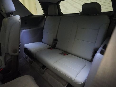Used 2021 Chevrolet Traverse LT w/ LPO, Floor Liner Package AWD/4WD image 17