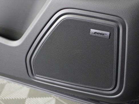 New 2026 Porsche Macan image 16