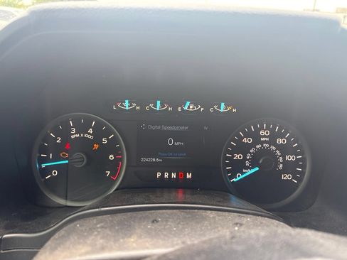 Used 2018 Ford F150 XLT w/ Equipment Group 302A Luxury AWD/4WD image 12