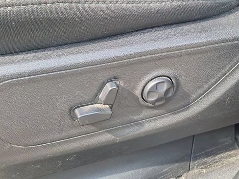 Used 2019 RAM 1500 Big Horn AWD/4WD image 19