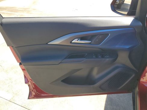 New 2025 Chevrolet Equinox EV LT image 14