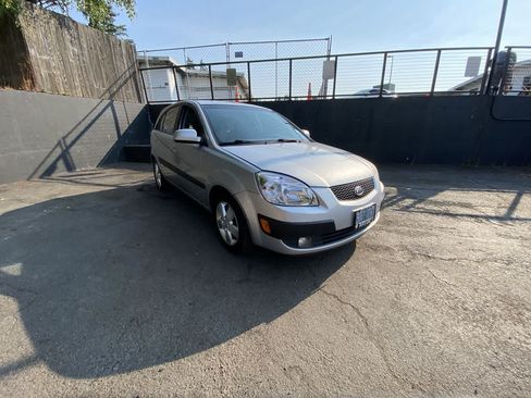 Used 2007 Kia Rio5 SX w/ PWR Pkg FWD image 8