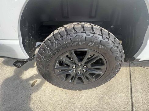 Used 2024 Ford F150 Platinum w/ FX4 Off-Road Package AWD/4WD image 35