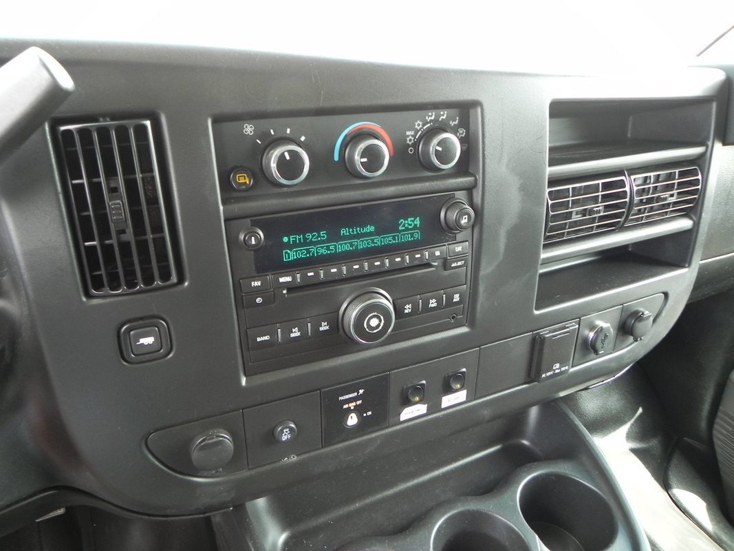 Used 2016 Chevrolet Express 3500 RWD image 13