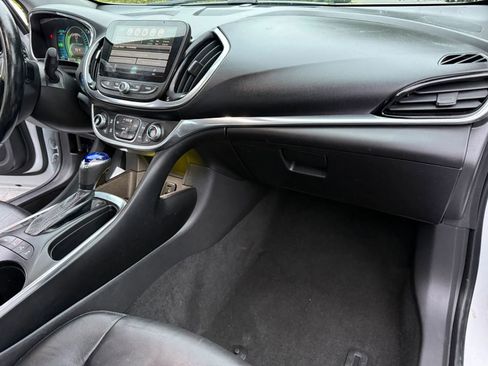 Used 2017 Chevrolet Volt Premier w/ Driver Confidence II Package FWD image 15