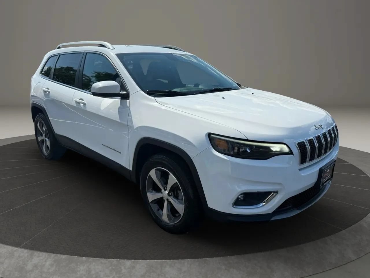 Used 2019 Jeep Cherokee Limited AWD/4WD image 5