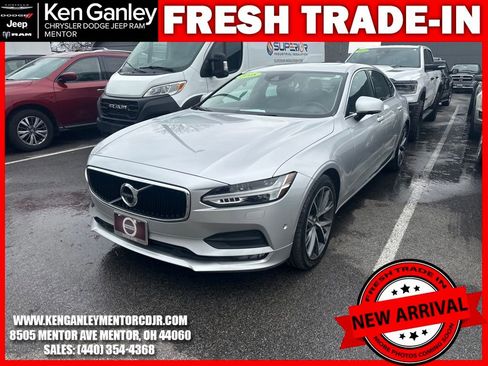 Used 2018 Volvo S90 T6 Momentum w/ Convenience Package image 3