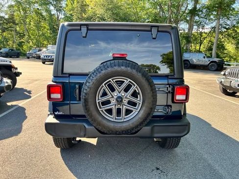 Certified 2025 Jeep Wrangler Sport AWD/4WD image 6