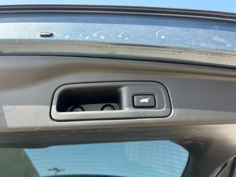 Used 2017 Honda Pilot Touring image 11